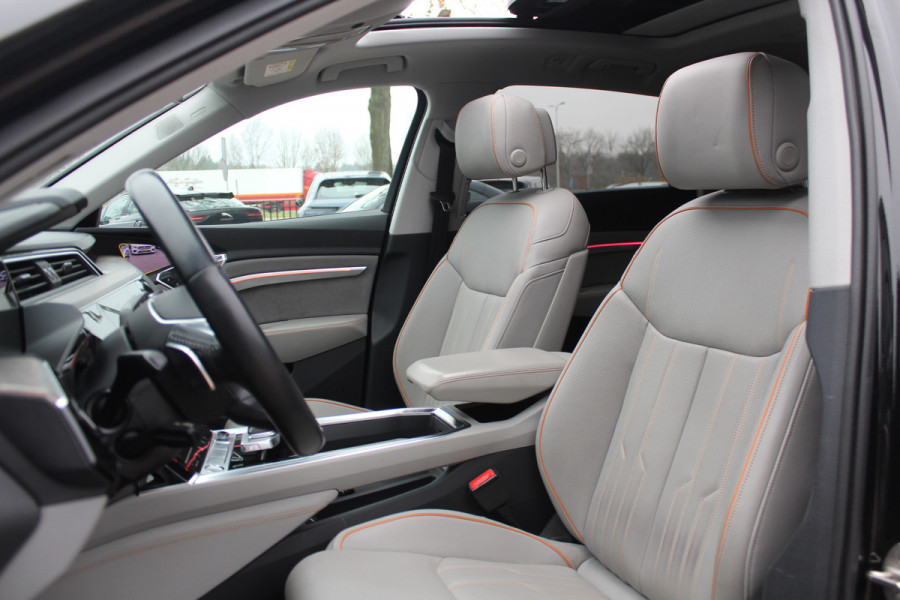 Audi e-tron e-tron 55 quattro advanced Pro Line Plus 95 kWh / Full option! / Trekhaak / Panoramadak / 360Camera / Head-up / B&O / Keyless / 21'' / Softclose / Stoelmassage / Luxe Leder / Nachtzicht / DAB / ACC
