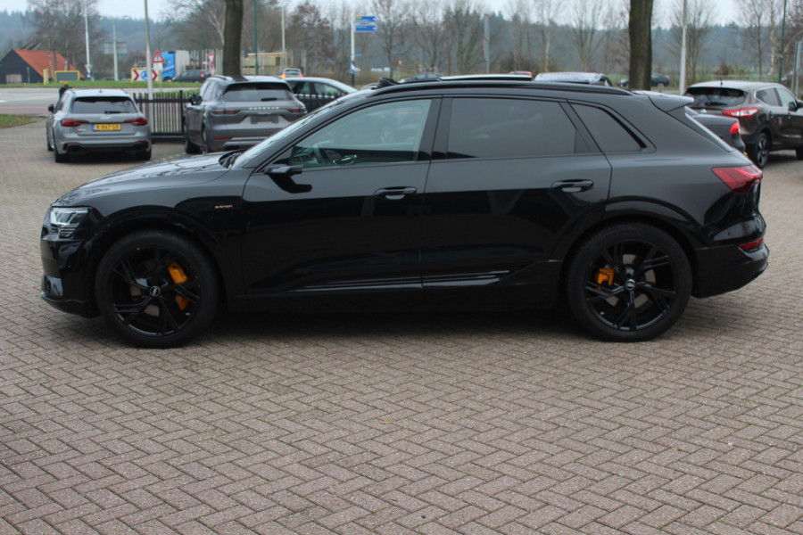 Audi e-tron e-tron 55 quattro advanced Pro Line Plus 95 kWh / Full option! / Trekhaak / Panoramadak / 360Camera / Head-up / B&O / Keyless / 21'' / Softclose / Stoelmassage / Luxe Leder / Nachtzicht / DAB / ACC