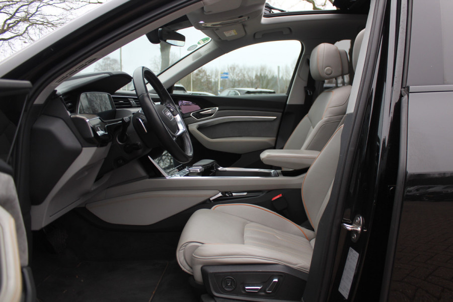 Audi e-tron e-tron 55 quattro advanced Pro Line Plus 95 kWh / Full option! / Trekhaak / Panoramadak / 360Camera / Head-up / B&O / Keyless / 21'' / Softclose / Stoelmassage / Luxe Leder / Nachtzicht / DAB / ACC