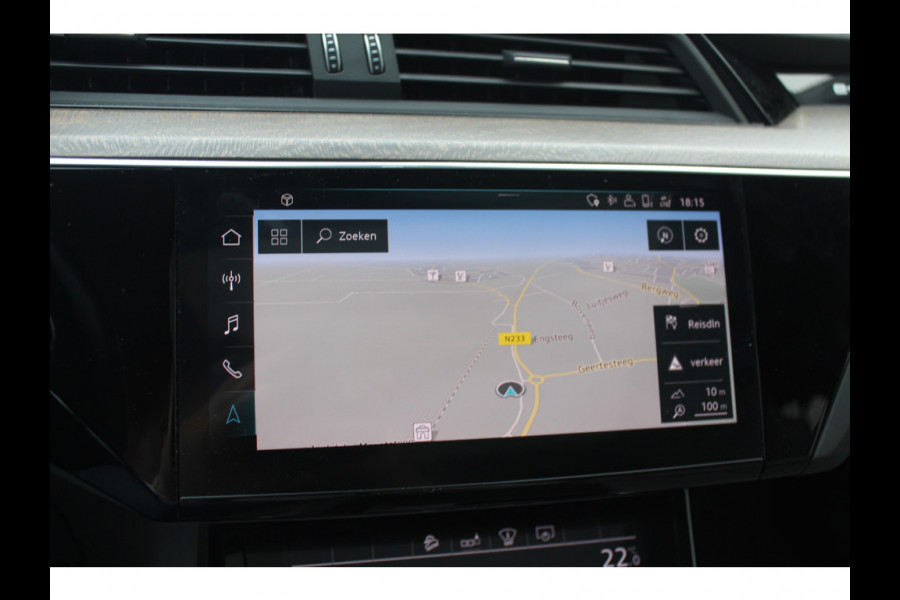 Audi e-tron e-tron 55 quattro advanced Pro Line Plus 95 kWh / Full option! / Trekhaak / Panoramadak / 360Camera / Head-up / B&O / Keyless / 21'' / Softclose / Stoelmassage / Luxe Leder / Nachtzicht / DAB / ACC