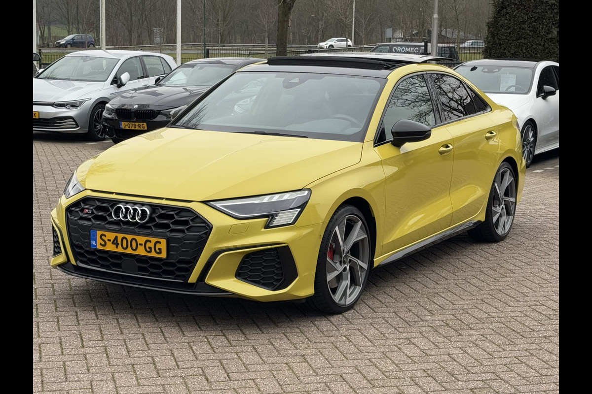 Audi S3 Limousine 2.0 TFSI quattro Edition One / Panoramadak / Camera / RS Seats / B&O / 19'' / Matrix LED / Navigatie / Dodehoek / ACC / Stoelverwarming / DAB Audi S3 Limousine 2.0 TFSI quattro Edition One / Panoramadak / Camera / RS Seats / B&O / 19'' / Matrix LED / Navigatie / Dodehoek / ACC / Stoelverwarming / DAB