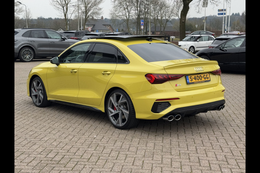 Audi S3 Limousine 2.0 TFSI quattro Edition One / Panoramadak / Camera / RS Seats / B&O / 19'' / Matrix LED / Navigatie / Dodehoek / ACC / Stoelverwarming / DAB