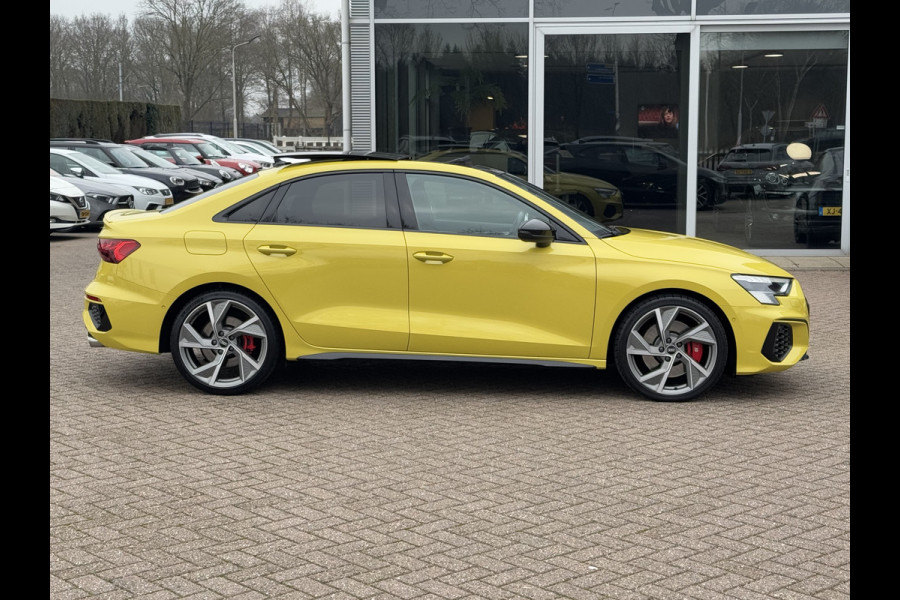 Audi S3 Limousine 2.0 TFSI quattro Edition One / Panoramadak / Camera / RS Seats / B&O / 19'' / Matrix LED / Navigatie / Dodehoek / ACC / Stoelverwarming / DAB