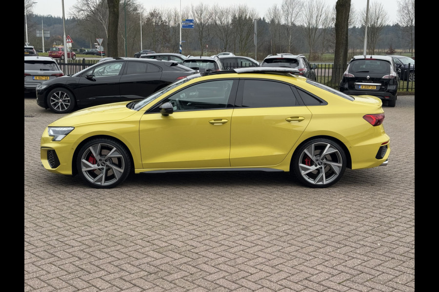 Audi S3 Limousine 2.0 TFSI quattro Edition One / Panoramadak / Camera / RS Seats / B&O / 19'' / Matrix LED / Navigatie / Dodehoek / ACC / Stoelverwarming / DAB