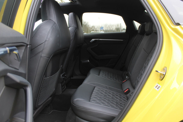 Audi S3 Limousine 2.0 TFSI quattro Edition One / Panoramadak / Camera / RS Seats / B&O / 19'' / Matrix LED / Navigatie / Dodehoek / ACC / Stoelverwarming / DAB