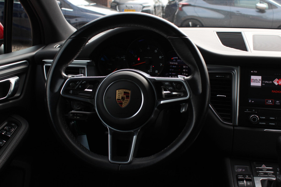 Porsche Macan 2.0 / Panoramadak / Luchtvering / NL Auto / 79.843 km / Dealer onderhouden.