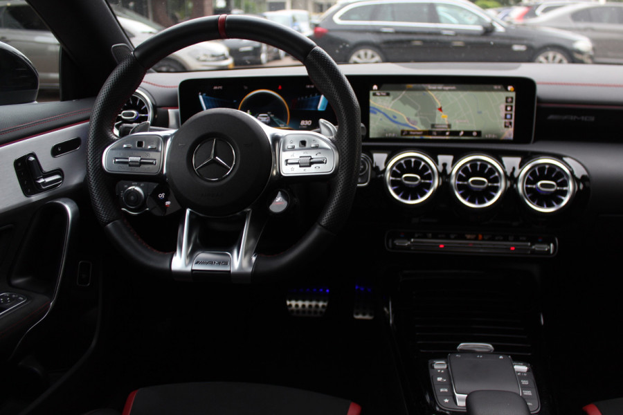 Mercedes-Benz CLA-Klasse Shooting Brake AMG 45 S 4MATIC+ Premium Plus / Panoramadak / 360Camera / Sportuitlaat / Schaalstoelen / Burmester / DAB / Dodehoek / Matrix LED / Memory seats / Navigatie