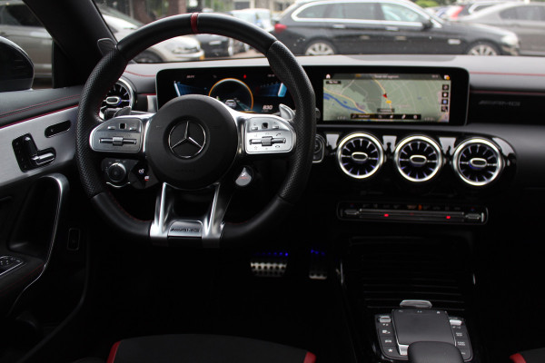 Mercedes-Benz CLA-Klasse Shooting Brake AMG 45 S 4MATIC+ Premium Plus / Panoramadak / 360Camera / Sportuitlaat / Schaalstoelen / Burmester / DAB / Dodehoek / Matrix LED / Memory seats / Navigatie