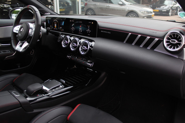 Mercedes-Benz CLA-Klasse Shooting Brake AMG 45 S 4MATIC+ Premium Plus / Panoramadak / 360Camera / Sportuitlaat / Schaalstoelen / Burmester / DAB / Dodehoek / Matrix LED / Memory seats / Navigatie