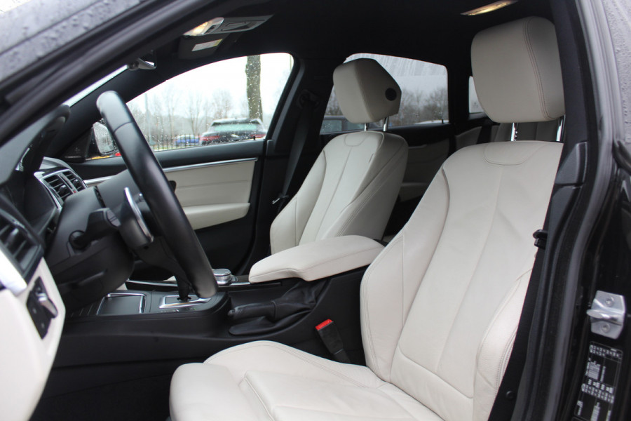 BMW 4 Serie Gran Coupé 430i xDrive High Exe. M Sport 62.559 km! / Camera / Leder / 18'' / Harman Kardon / Navigatie / DAB / Stoelverwarming / Cruise Control