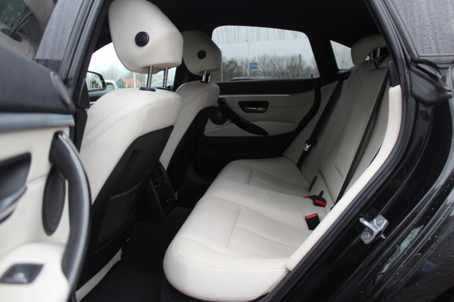 BMW 4 Serie Gran Coupé 430i xDrive High Exe. M Sport 62.559 km! / Camera / Leder / 18'' / Harman Kardon / Navigatie / DAB / Stoelverwarming / Cruise Control