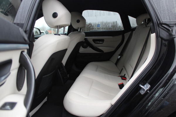 BMW 4 Serie Gran Coupé 430i xDrive High Exe. M Sport 62.559 km! / Camera / Leder / 18'' / Harman Kardon / Navigatie / DAB / Stoelverwarming / Cruise Control