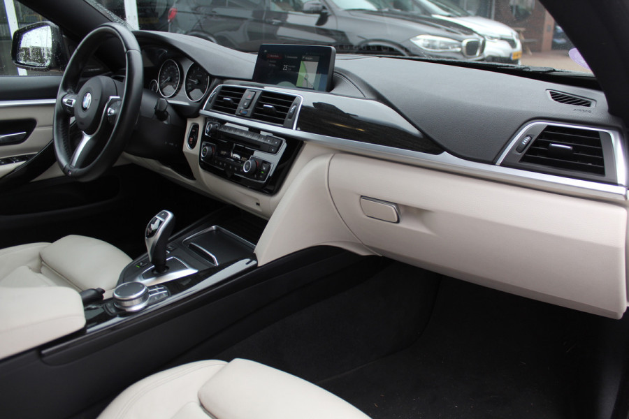BMW 4 Serie Gran Coupé 430i xDrive High Exe. M Sport 62.559 km! / Camera / Leder / 18'' / Harman Kardon / Navigatie / DAB / Stoelverwarming / Cruise Control
