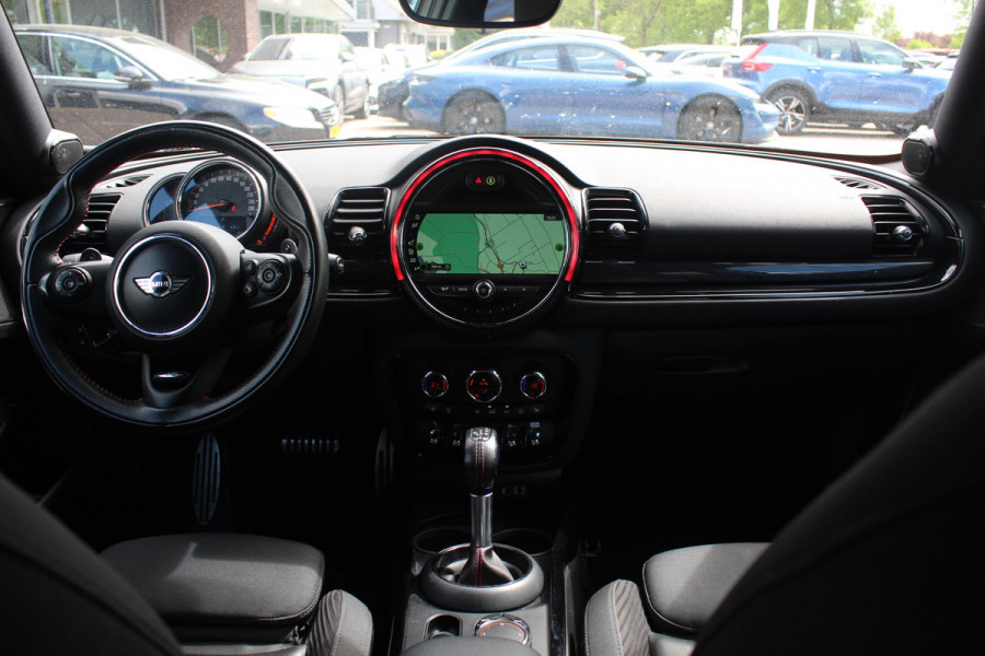 MINI Clubman 2.0 Cooper S Chili Serious Business / Leder / 19'' / Navigatie / Keyless / Getint glas / Parkeerhulp V+A / Stoelverwarming / DAB / Cruise Control