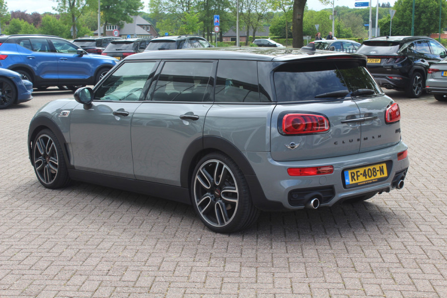MINI Clubman 2.0 Cooper S Chili Serious Business / Leder / 19'' / Navigatie / Keyless / Getint glas / Parkeerhulp V+A / Stoelverwarming / DAB / Cruise Control
