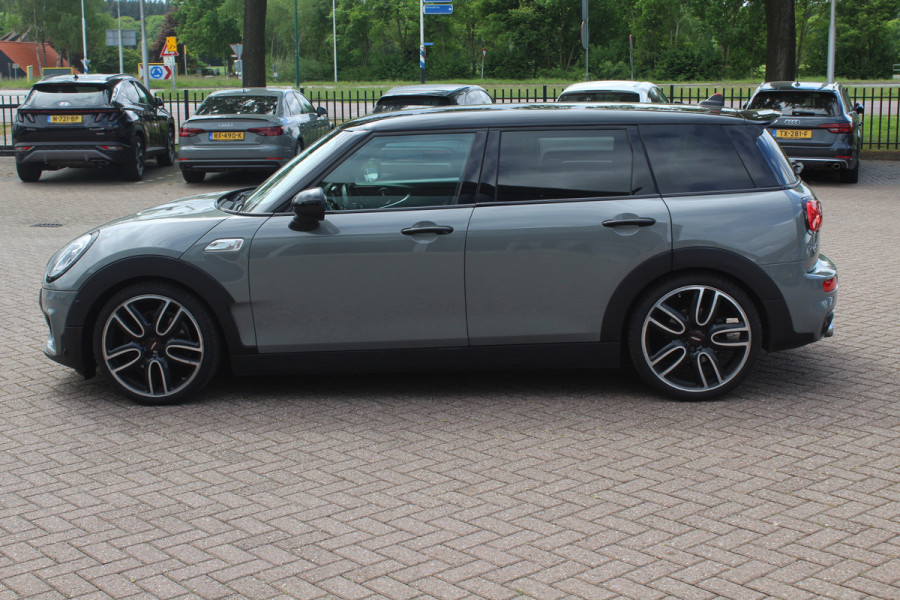 MINI Clubman 2.0 Cooper S Chili Serious Business / Leder / 19'' / Navigatie / Keyless / Getint glas / Parkeerhulp V+A / Stoelverwarming / DAB / Cruise Control