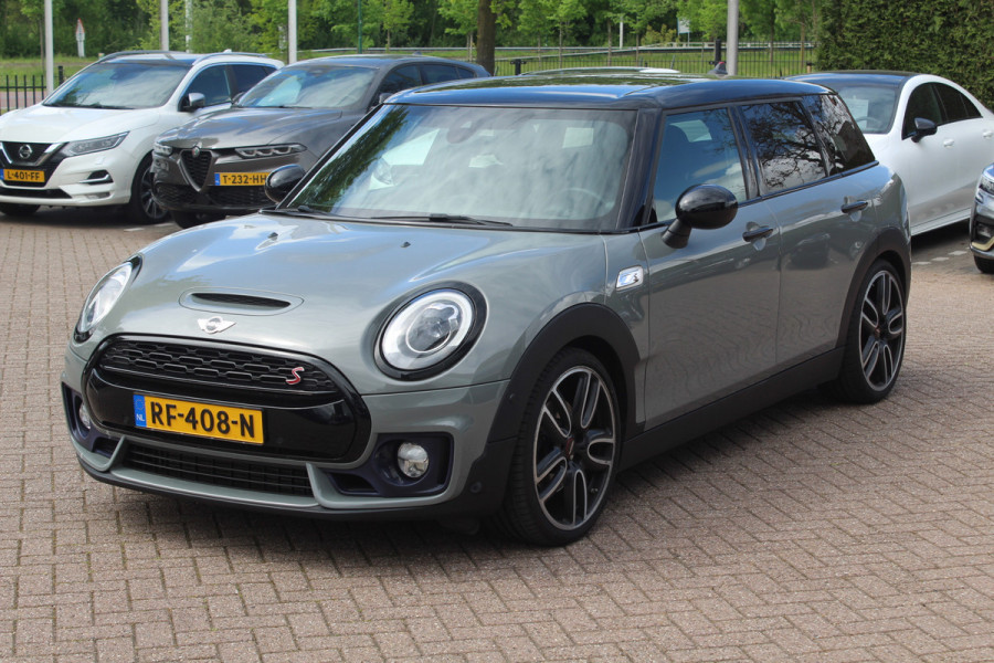 MINI Clubman 2.0 Cooper S Chili Serious Business / Leder / 19'' / Navigatie / Keyless / Getint glas / Parkeerhulp V+A / Stoelverwarming / DAB / Cruise Control