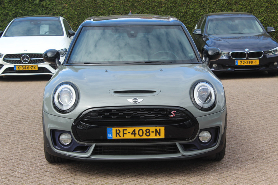 MINI Clubman 2.0 Cooper S Chili Serious Business / Leder / 19'' / Navigatie / Keyless / Getint glas / Parkeerhulp V+A / Stoelverwarming / DAB / Cruise Control