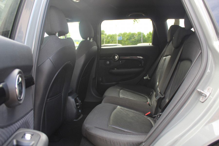 MINI Clubman 2.0 Cooper S Chili Serious Business / Leder / 19'' / Navigatie / Keyless / Getint glas / Parkeerhulp V+A / Stoelverwarming / DAB / Cruise Control