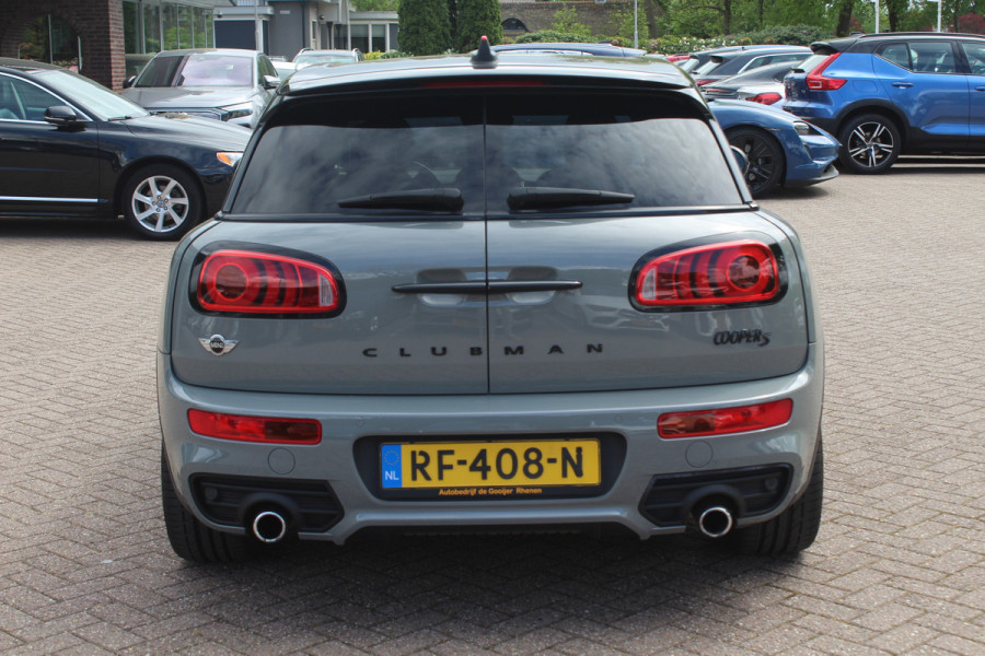 MINI Clubman 2.0 Cooper S Chili Serious Business / Leder / 19'' / Navigatie / Keyless / Getint glas / Parkeerhulp V+A / Stoelverwarming / DAB / Cruise Control