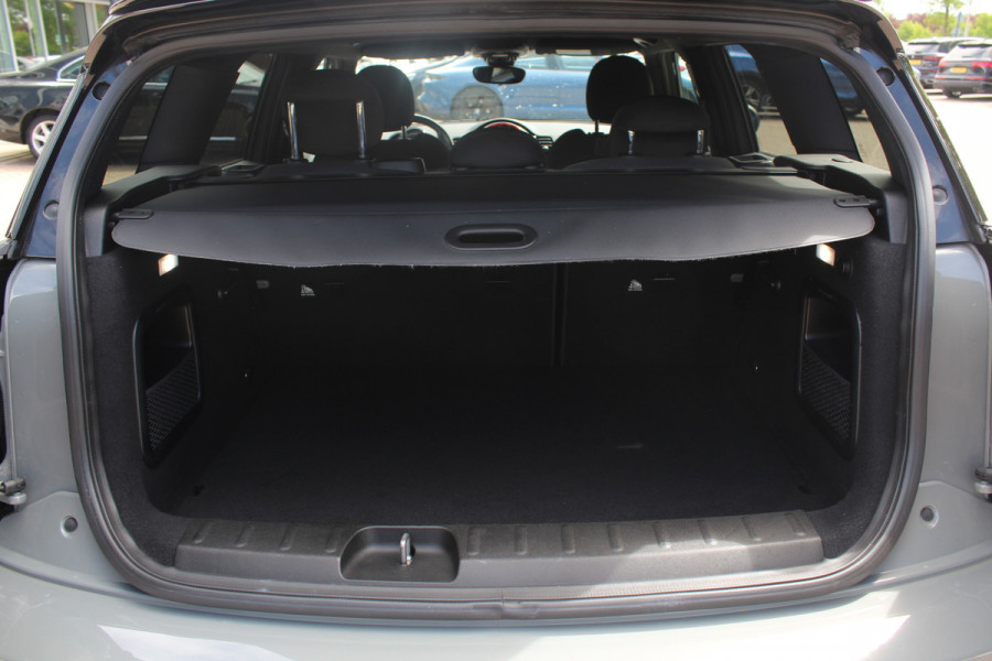 MINI Clubman 2.0 Cooper S Chili Serious Business / Leder / 19'' / Navigatie / Keyless / Getint glas / Parkeerhulp V+A / Stoelverwarming / DAB / Cruise Control
