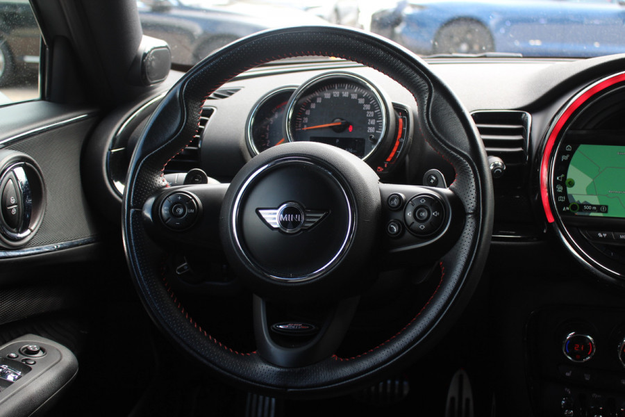 MINI Clubman 2.0 Cooper S Chili Serious Business / Leder / 19'' / Navigatie / Keyless / Getint glas / Parkeerhulp V+A / Stoelverwarming / DAB / Cruise Control