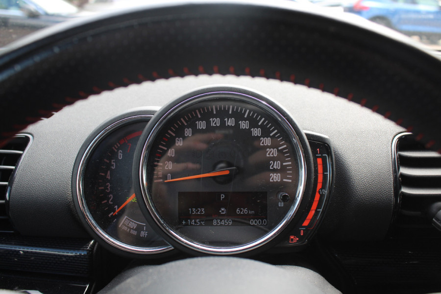 MINI Clubman 2.0 Cooper S Chili Serious Business / Leder / 19'' / Navigatie / Keyless / Getint glas / Parkeerhulp V+A / Stoelverwarming / DAB / Cruise Control