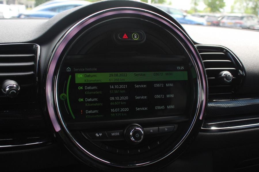 MINI Clubman 2.0 Cooper S Chili Serious Business / Leder / 19'' / Navigatie / Keyless / Getint glas / Parkeerhulp V+A / Stoelverwarming / DAB / Cruise Control