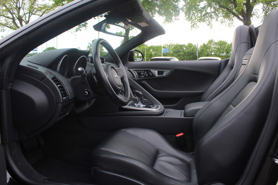 Jaguar F-Type 3.0 V6 Convertible 69.614 km! / Camera / Leder / Keyless / Memory seats / 19'' / Sportuitlaat