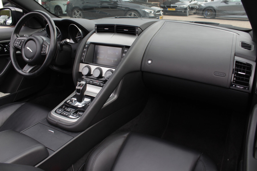 Jaguar F-Type 3.0 V6 Convertible 69.614 km! / Camera / Leder / Keyless / Memory seats / 19'' / Sportuitlaat