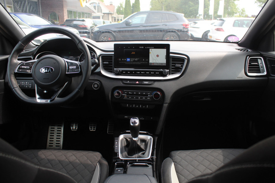 Kia Ceed Sportswagon 1.5 T-GDi GT-Line / Camera / Apple CarPlay / Keyless / 17'' / Stuurverwarming / Getint glas / DAB / Stoelverwarming