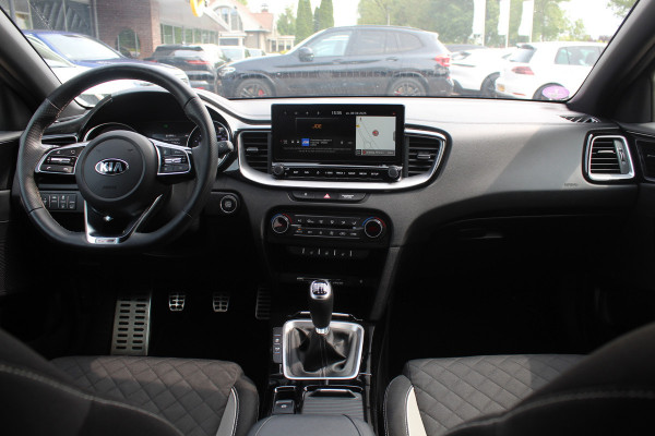 Kia Ceed Sportswagon 1.5 T-GDi GT-Line / Camera / Apple CarPlay / Keyless / 17'' / Stuurverwarming / Getint glas / DAB / Stoelverwarming