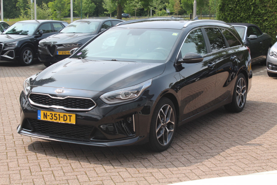 Kia Ceed Sportswagon 1.5 T-GDi GT-Line / Camera / Apple CarPlay / Keyless / 17'' / Stuurverwarming / Getint glas / DAB / Stoelverwarming