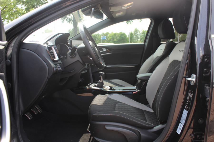 Kia Ceed Sportswagon 1.5 T-GDi GT-Line / Camera / Apple CarPlay / Keyless / 17'' / Stuurverwarming / Getint glas / DAB / Stoelverwarming
