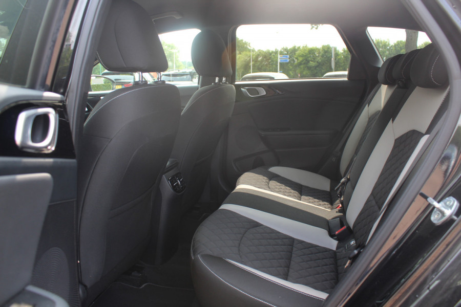 Kia Ceed Sportswagon 1.5 T-GDi GT-Line / Camera / Apple CarPlay / Keyless / 17'' / Stuurverwarming / Getint glas / DAB / Stoelverwarming