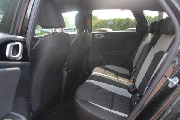 Kia Ceed Sportswagon 1.5 T-GDi GT-Line / Camera / Apple CarPlay / Keyless / 17'' / Stuurverwarming / Getint glas / DAB / Stoelverwarming