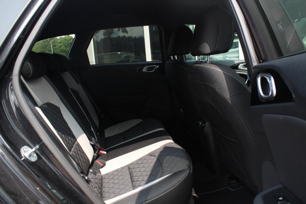 Kia Ceed Sportswagon 1.5 T-GDi GT-Line / Camera / Apple CarPlay / Keyless / 17'' / Stuurverwarming / Getint glas / DAB / Stoelverwarming