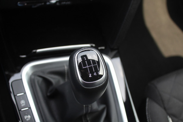 Kia Ceed Sportswagon 1.5 T-GDi GT-Line / Camera / Apple CarPlay / Keyless / 17'' / Stuurverwarming / Getint glas / DAB / Stoelverwarming