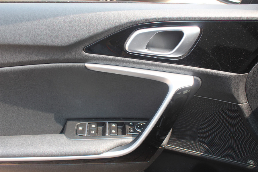 Kia Ceed Sportswagon 1.5 T-GDi GT-Line / Camera / Apple CarPlay / Keyless / 17'' / Stuurverwarming / Getint glas / DAB / Stoelverwarming