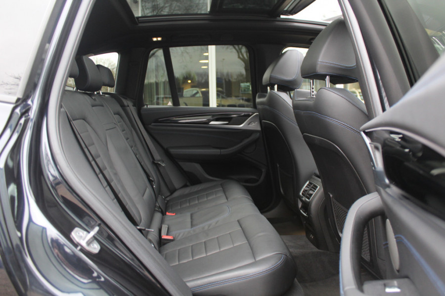 BMW iX3 High Executive 80 kWh / SoH 99% / Trekhaak / Panoramadak / 360Camera / Head-up / 20'' / Leder / Harman Kardon / Sfeerverlichting / Dodehoek / DAB / Stoelverwarming / ACC
