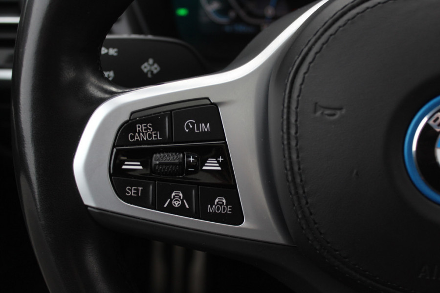BMW iX3 High Executive 80 kWh / SoH 99% / Trekhaak / Panoramadak / 360Camera / Head-up / 20'' / Leder / Harman Kardon / Sfeerverlichting / Dodehoek / DAB / Stoelverwarming / ACC