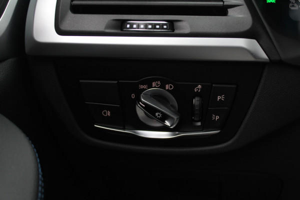 BMW iX3 High Executive 80 kWh / SoH 99% / Trekhaak / Panoramadak / 360Camera / Head-up / 20'' / Leder / Harman Kardon / Sfeerverlichting / Dodehoek / DAB / Stoelverwarming / ACC