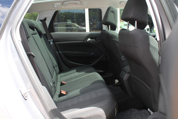 Peugeot 308 SW 1.2 PureTech Blue Lease Exe. / NIEUWSTAAT! / Panoramadak / Navigatie / Parkeerhulp V+A / 16'' / DAB / Cruise Control