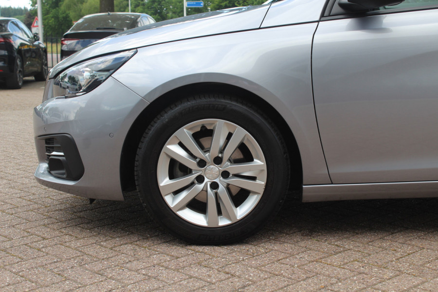 Peugeot 308 SW 1.2 PureTech Blue Lease Exe. / NIEUWSTAAT! / Panoramadak / Navigatie / Parkeerhulp V+A / 16'' / DAB / Cruise Control