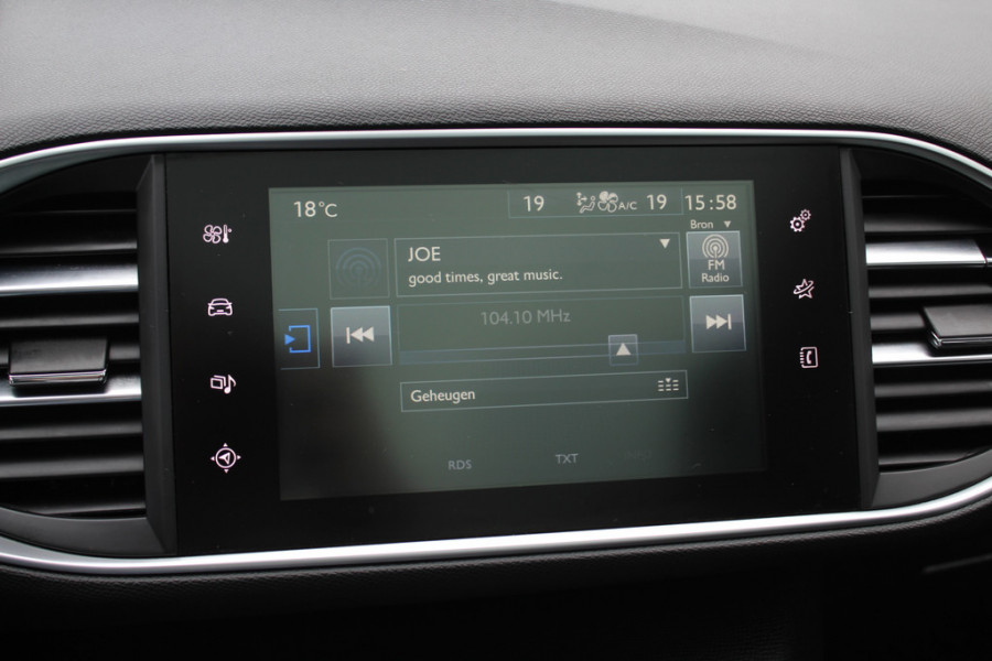 Peugeot 308 SW 1.2 PureTech Blue Lease Exe. / NIEUWSTAAT! / Panoramadak / Navigatie / Parkeerhulp V+A / 16'' / DAB / Cruise Control