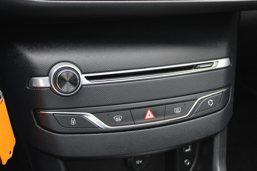 Peugeot 308 SW 1.2 PureTech Blue Lease Exe. / NIEUWSTAAT! / Panoramadak / Navigatie / Parkeerhulp V+A / 16'' / DAB / Cruise Control