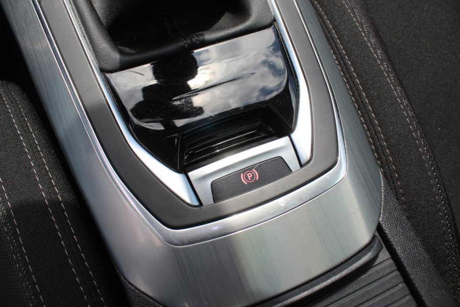 Peugeot 308 SW 1.2 PureTech Blue Lease Exe. / NIEUWSTAAT! / Panoramadak / Navigatie / Parkeerhulp V+A / 16'' / DAB / Cruise Control