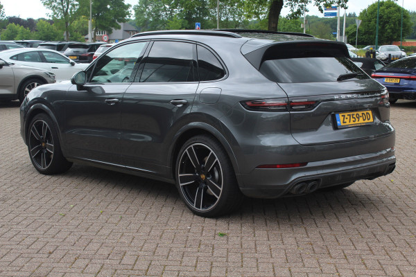 Porsche Cayenne 3.0 E-Hybrid Platinum Edition / Trekhaak / Panoramadak / 360Camera / 22'' / Matrix LED / Luchtvering / Sportdesign / Sportchrono / Keyless / Stoelventilatie / Stuurverwarming / Dodehoek / DAB / ACC