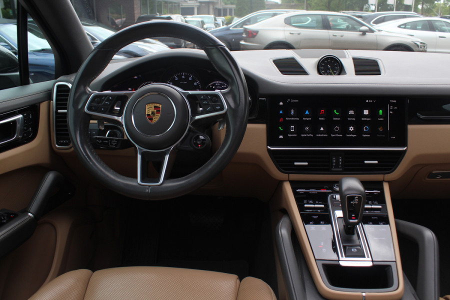 Porsche Cayenne 3.0 E-Hybrid Platinum Edition / Trekhaak / Panoramadak / 360Camera / 22'' / Matrix LED / Luchtvering / Sportdesign / Sportchrono / Keyless / Stoelventilatie / Stuurverwarming / Dodehoek / DAB / ACC