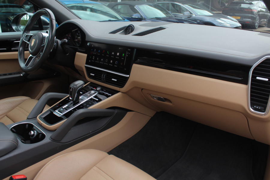 Porsche Cayenne 3.0 E-Hybrid Platinum Edition / Trekhaak / Panoramadak / 360Camera / 22'' / Matrix LED / Luchtvering / Sportdesign / Sportchrono / Keyless / Stoelventilatie / Stuurverwarming / Dodehoek / DAB / ACC
